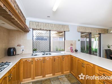 65A Cadogan Street, Kingsley WA 6026