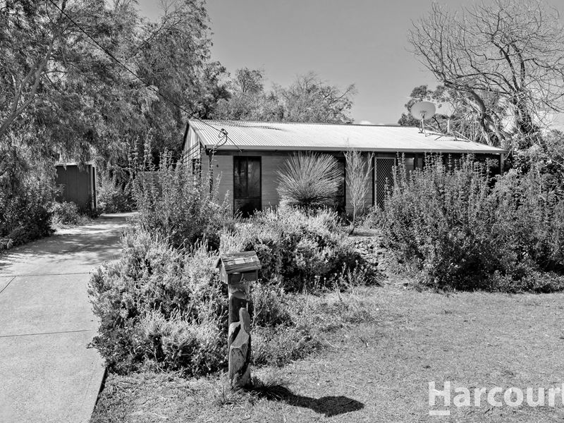 4 Hide-A-Way Vale, Preston Beach