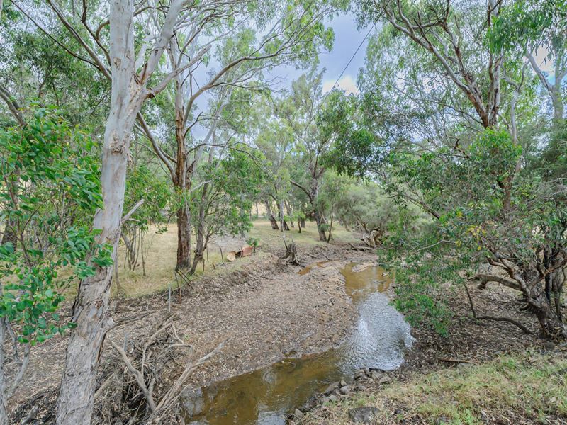 9 Yozzi Road, Lower Chittering WA 6084