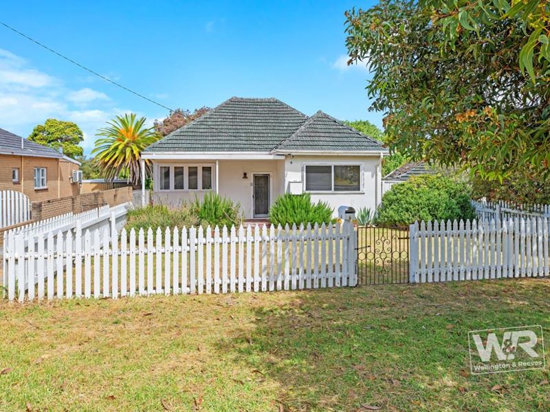 4 William Street, Yakamia WA 6330