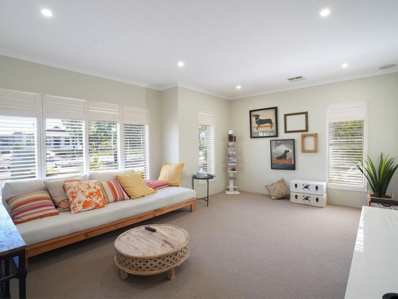 5  Horsenall Close,, Ellenbrook WA 6069