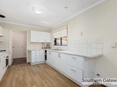48 Chisham Avenue, Parmelia WA 6167