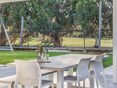 9 Oakmont Crescent, Dunsborough WA 6281
