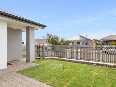 7 Ferrolana Chase, Madora Bay WA 6210