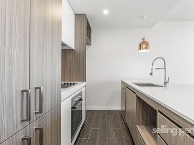 911/8 Tassels Place, Innaloo WA 6018