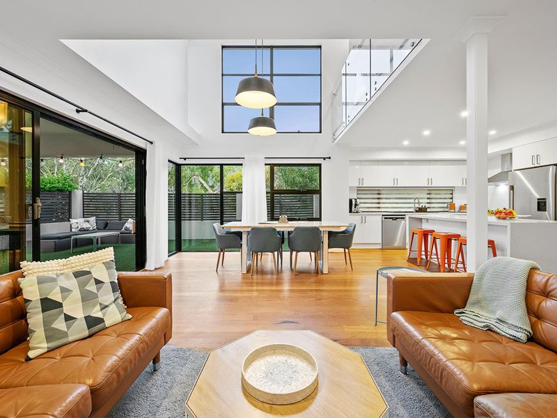 9 Grasstree Way, Churchlands