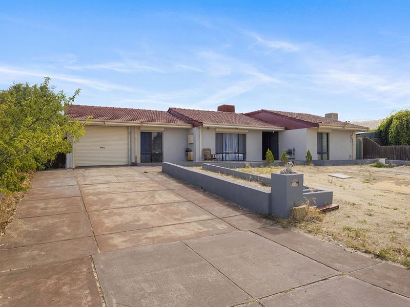 22 Kestrel Way, Thornlie WA 6108