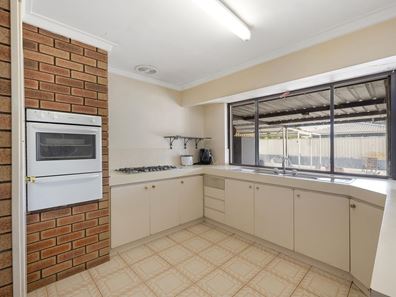 22 Kestrel Way, Thornlie WA 6108