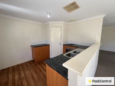 8/7 Barfield Road, Hammond Park WA 6164