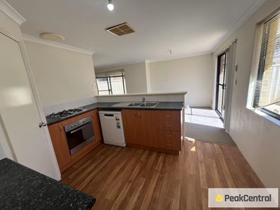 8/7 Barfield Road, Hammond Park WA 6164