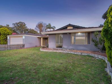 4 Chidzey Drive, Seville Grove WA 6112