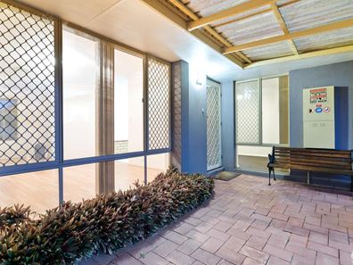 4 Chidzey Drive, Seville Grove WA 6112