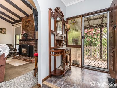5 Mitchell Street, Wooroloo WA 6558