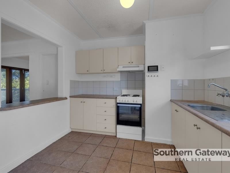 18/4 Canham Way, Orelia