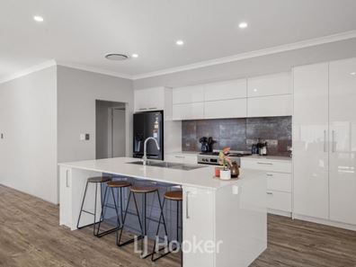 7 Marseilles Drive, Yalyalup WA 6280