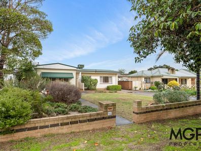 162 Kitchener Road, Alfred Cove WA 6154