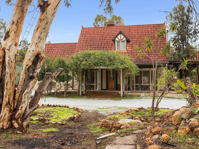 10 Tamma Road, Bakers Hill WA 6562