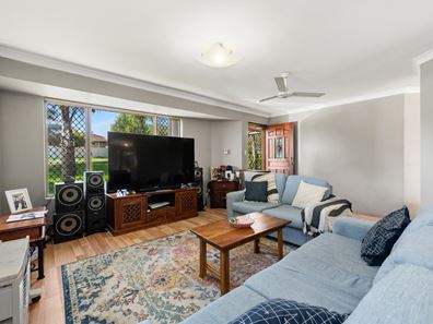 7 Bolton Way, Orelia WA 6167