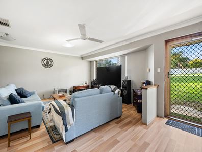 7 Bolton Way, Orelia WA 6167