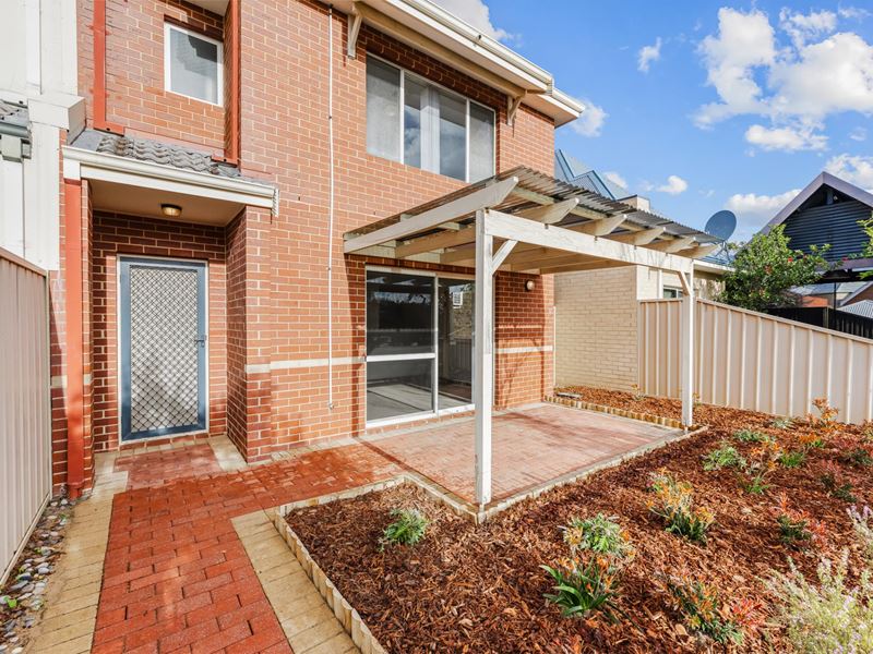 2/57 Frederick Street, Belmont