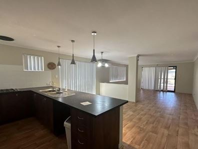 15 Elmina Avenue, Ellenbrook WA 6069