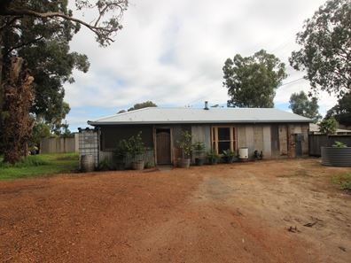10 Paterson Road, Waroona WA 6215