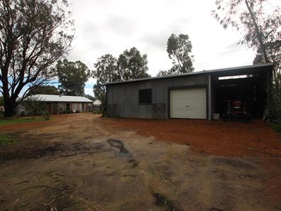 10 Paterson Road, Waroona WA 6215