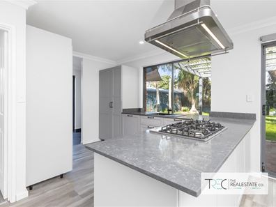 4 Kensington Court, Cooloongup WA 6168