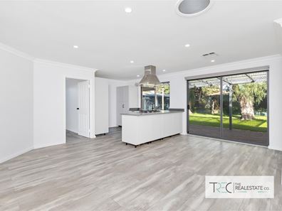 4 Kensington Court, Cooloongup WA 6168