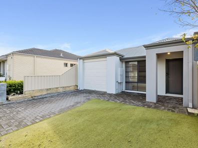 8B Parkway, Aubin Grove WA 6164