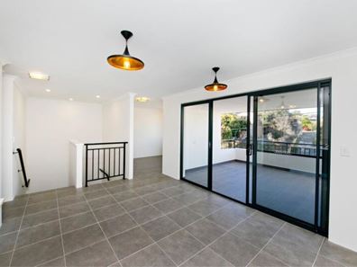18a Pearl Parade, Scarborough WA 6019