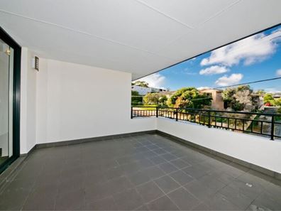 18a Pearl Parade, Scarborough WA 6019