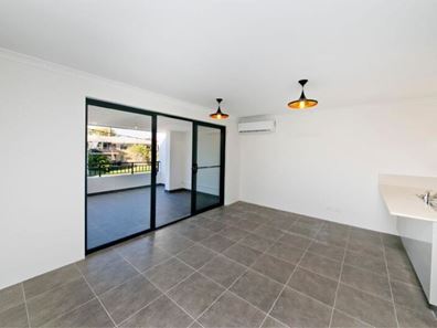 18a Pearl Parade, Scarborough WA 6019