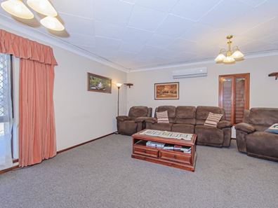 8 Helena Crescent, Thornlie WA 6108