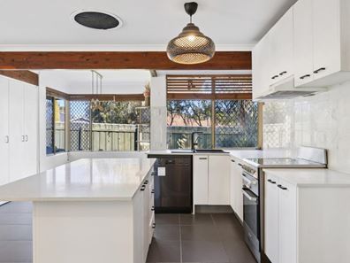 5 Serpentine Gardens, Clarkson WA 6030