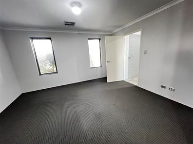 33 Sharperton Meander, Dudley Park WA 6210