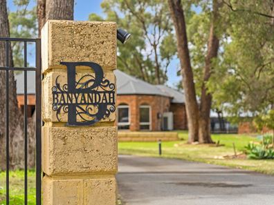 7 Balwina Road, Greenfields WA 6210