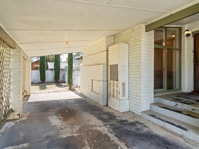 15 Waltham Road, Armadale WA 6112