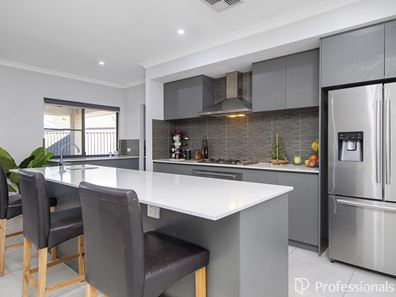 78 Balivanich Loop, Seville Grove WA 6112