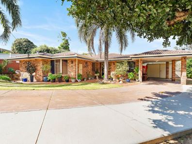 4 Wyong Place, Mount Nasura WA 6112