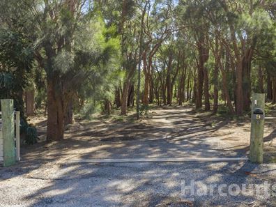 9 Stevens Road, Bedfordale WA 6112
