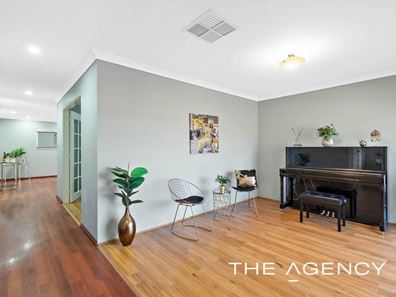 14 Phar Lap Road, Wattle Grove WA 6107