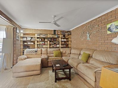 21 Kultown Drive, Waggrakine WA 6530