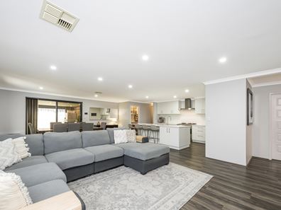 11 Geographe Loop, Ellenbrook WA 6069