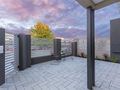 8/2 Pearson Drive, Success WA 6164