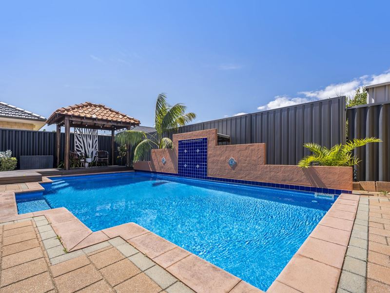 16 Porto Santo Green, Secret Harbour