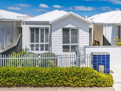 25 Reflection Boulevard, Jindalee WA 6036