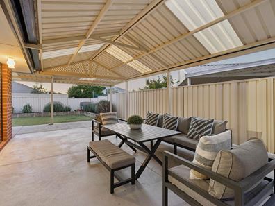 5 Copper Lane, Wattle Grove WA 6107