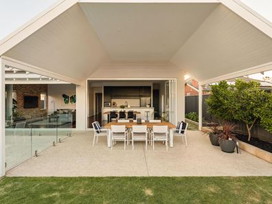 10 Harcourt Street, Inglewood WA 6052