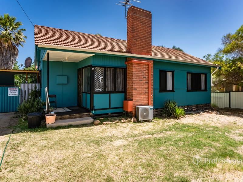 8 Hovea Street, Rangeway